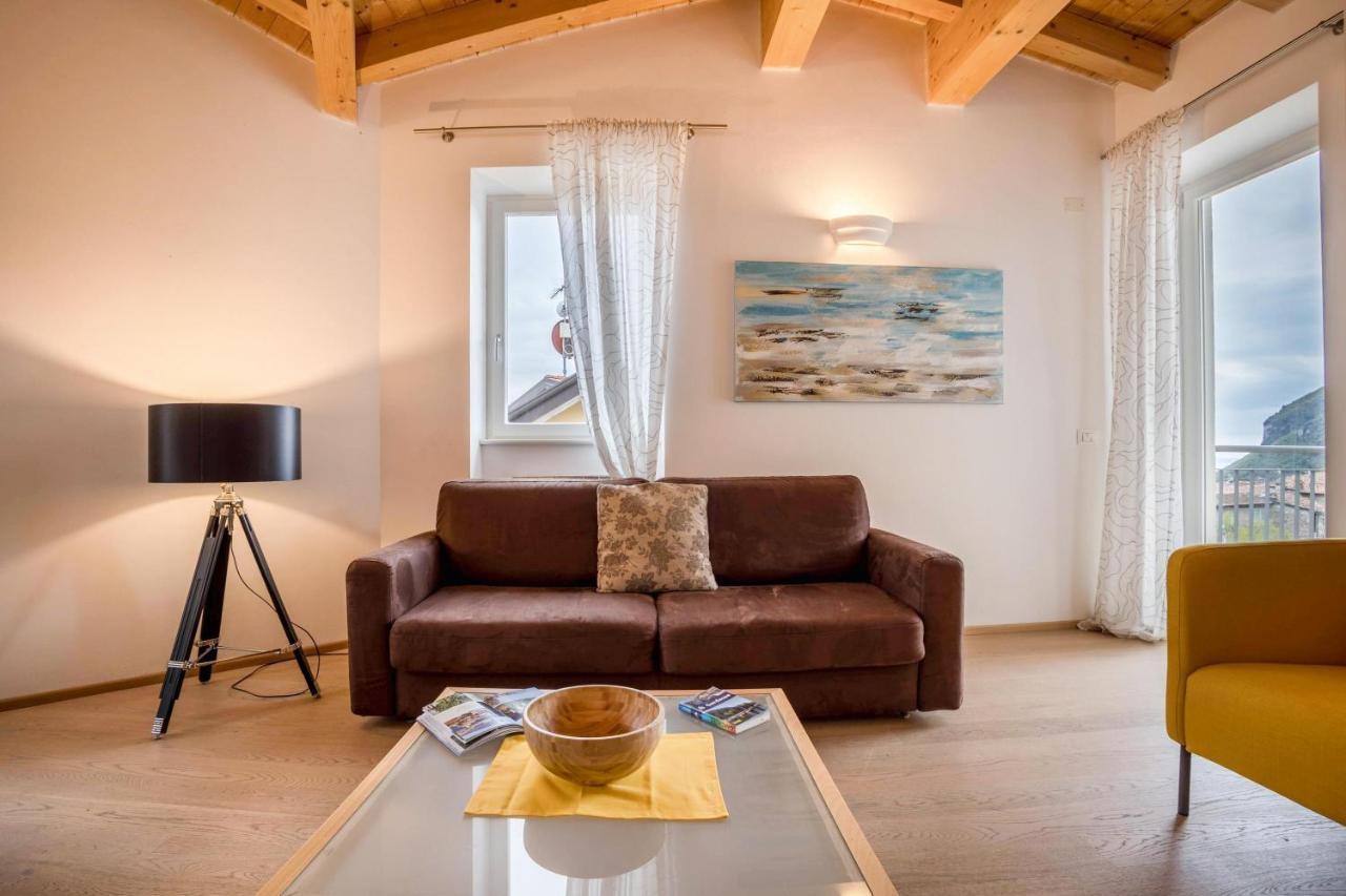 Residence La Villa Cuore Тиняле Екстериор снимка