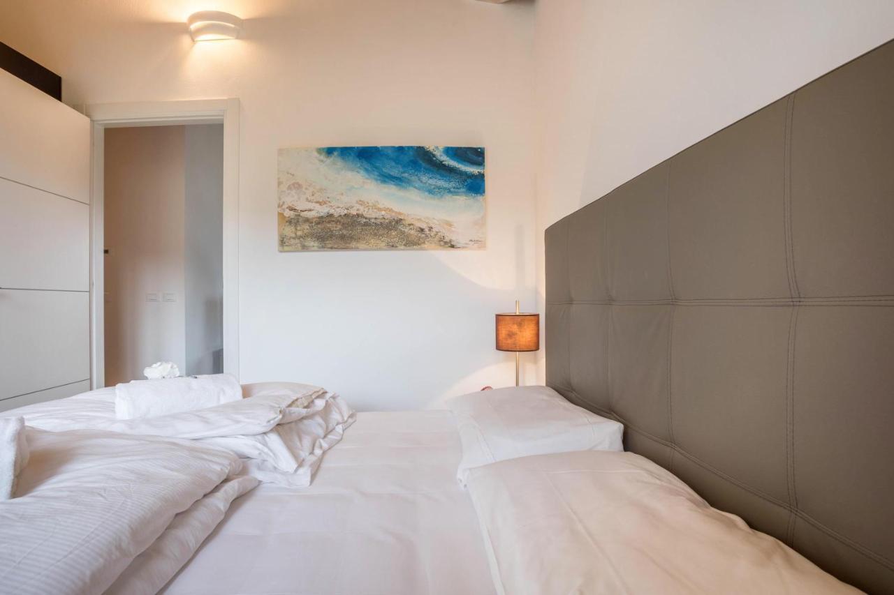 Residence La Villa Cuore Тиняле Екстериор снимка