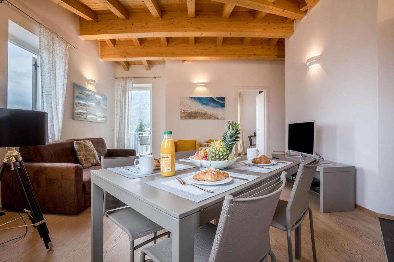 Residence La Villa Cuore Тиняле Екстериор снимка
