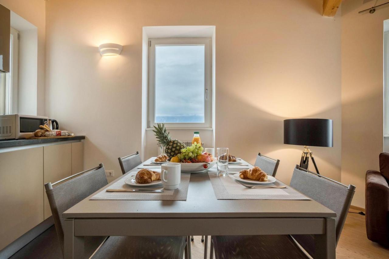 Residence La Villa Cuore Тиняле Екстериор снимка