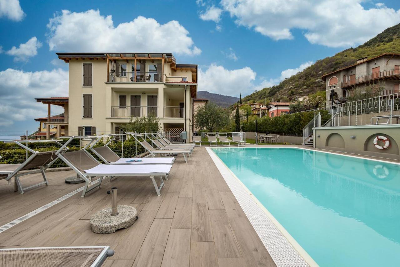 Residence La Villa Cuore Тиняле Екстериор снимка